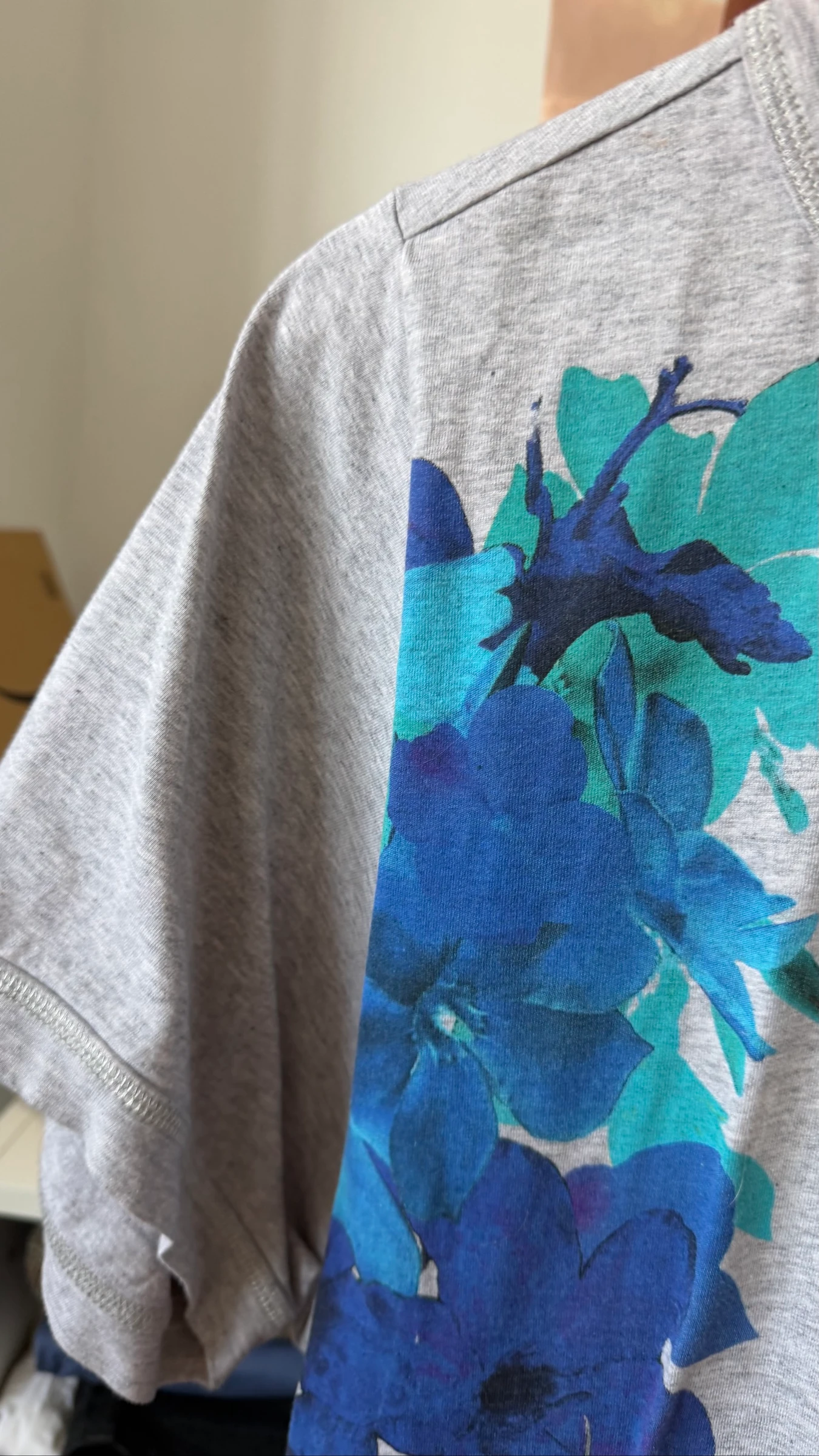 Camiseta Adidas by Stella McCartney floral – tamanho 36 – photo 3